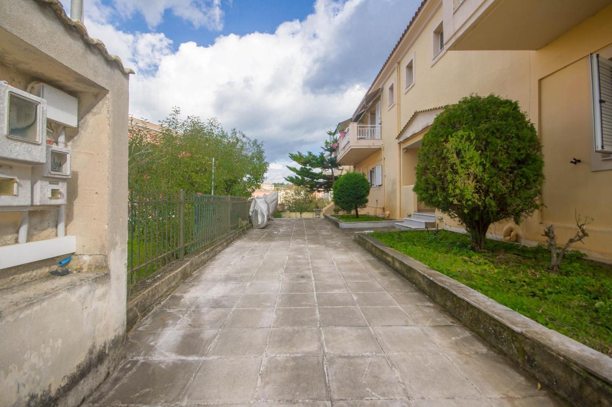 Διωροφη Μεζονετα-2Km Απο Το Κεντρο-Iliana House Apartment Alepou Екстериор снимка